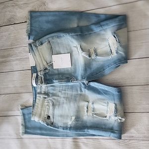 NWT KANCAN Skinny Distressed Size 11